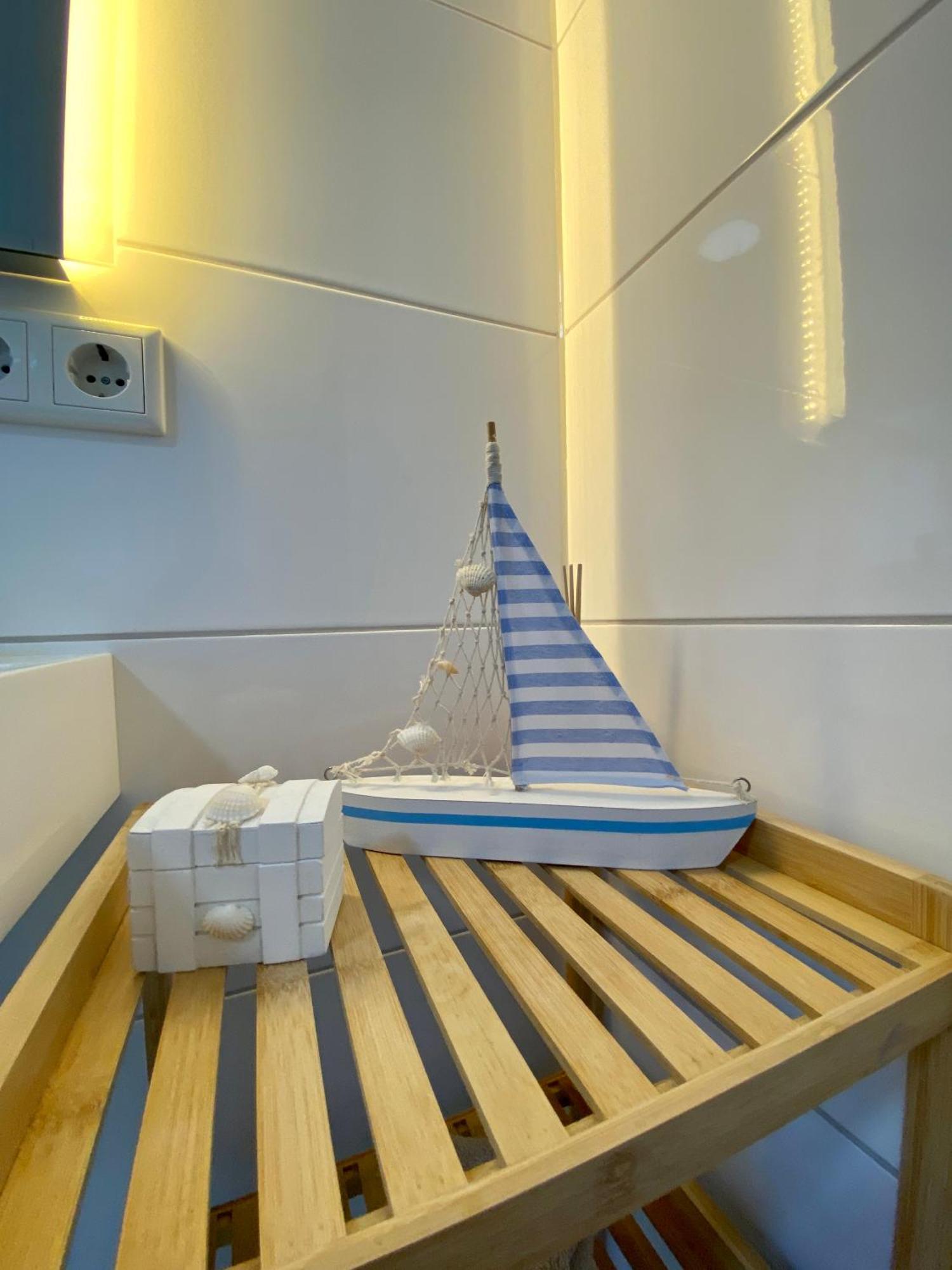 Sleep Well Apartments Detmold - Tempur Beds- Neu - Top Lage - Free Parking - Wifi Экстерьер фото